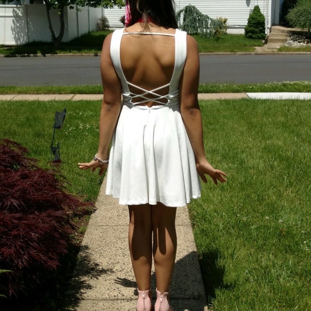 White High-Neck and Open-Back Short Dress